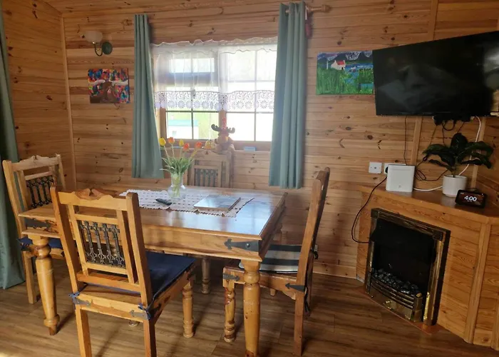 Unique Caravan With Outdoor Space Lodge