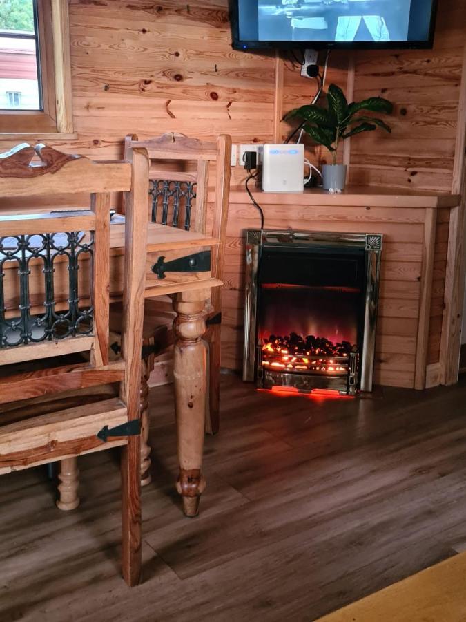 Unique Caravan With Outdoor Space Apartment Ballantrae